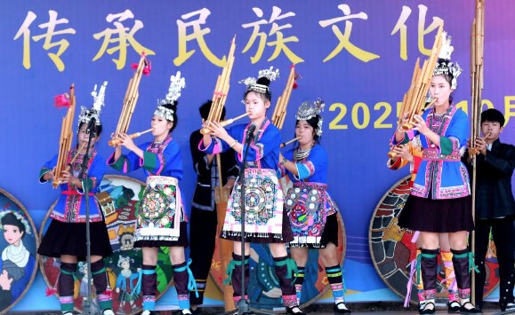 廣西侗鄉學子展示多彩民族文化